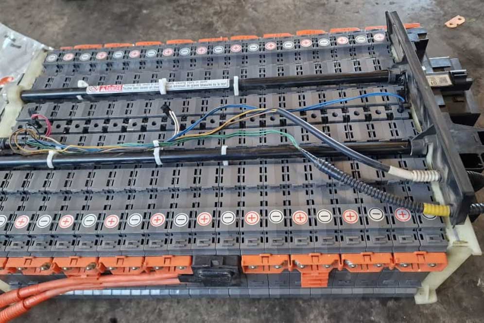 toyota-aqua-hybrid-battery